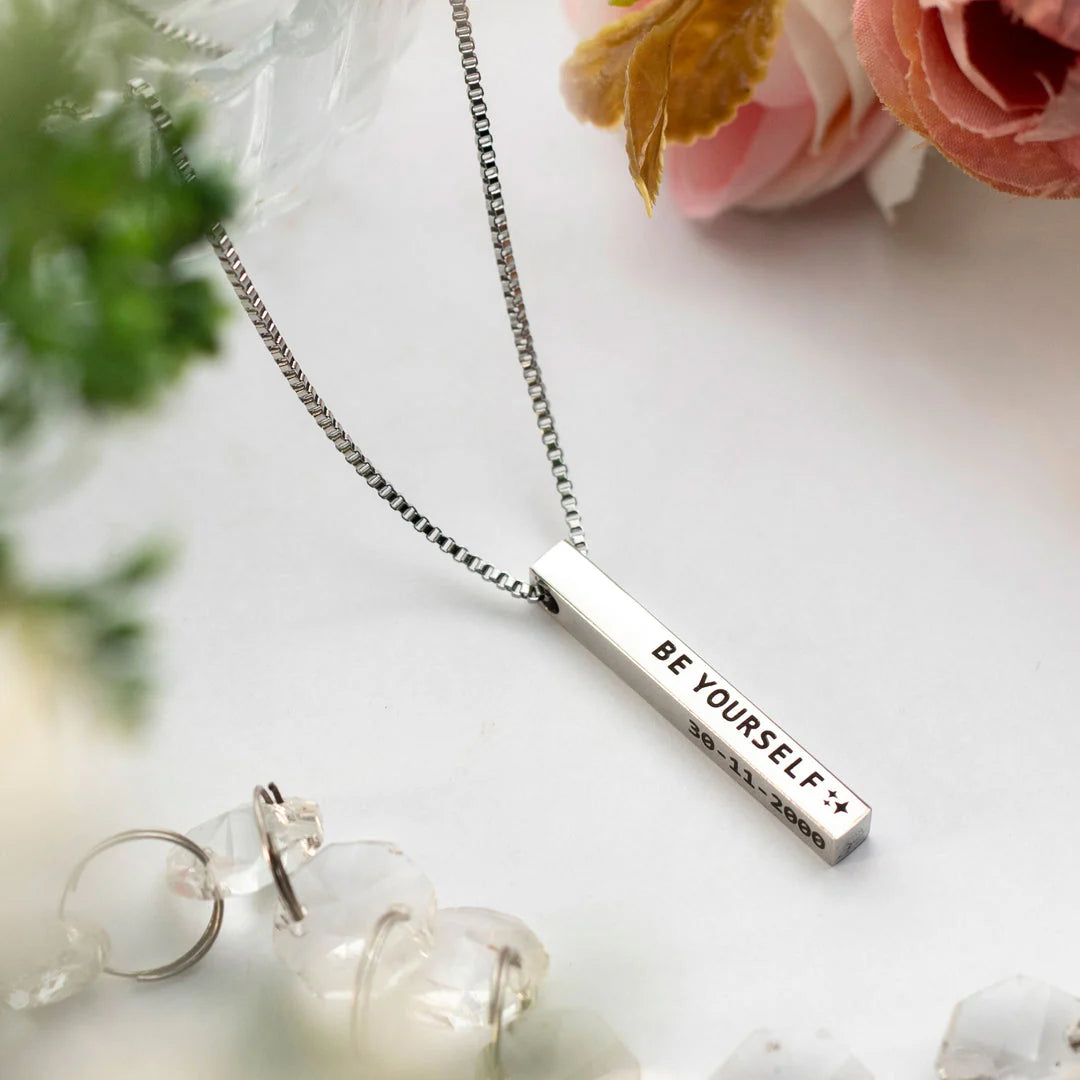 3D PILLAR BAR NECKLACE